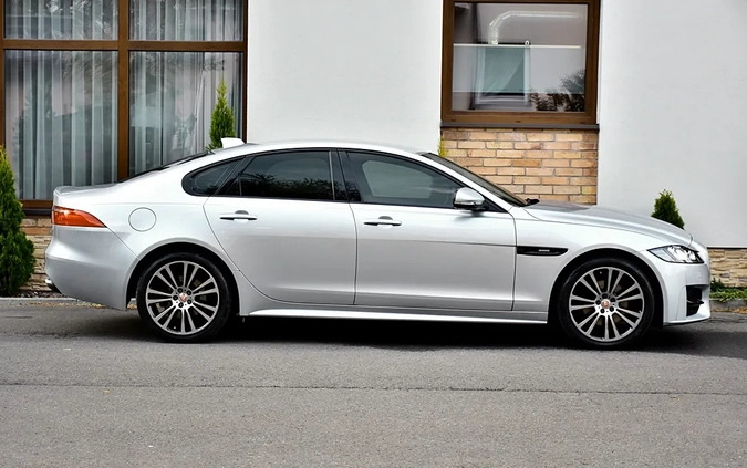 Jaguar XF cena 88900 przebieg: 146912, rok produkcji 2017 z Ustroń małe 742